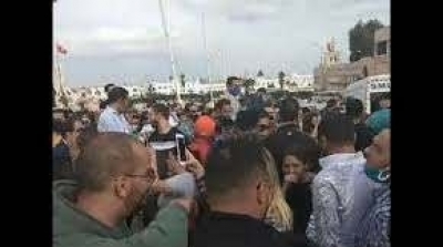 Les unités sécuritaires interviennent pour suspendre le sit-in des artistes