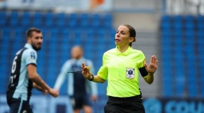 Stéphanie Frappart va devenir la première femme à arbitrer un match de Ligue des champions