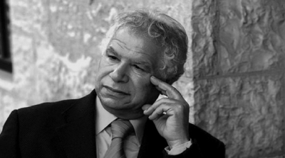 وفاة الشاعر و الروائي الفلسطيني مريد البرغوثي