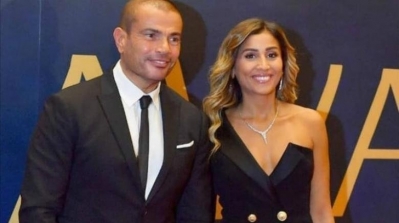 دينا الشربيني تلمح إلى خيانة عمرو دياب 