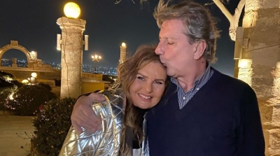 ظهور نادر لزوج يسرا (صورة)