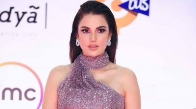 درة زروق ترتدي الحجاب (صور)