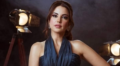 درة زروق : فتحي الهداوي معلوماته ''غالطة'' و انا ممثلة صف أول في مصر