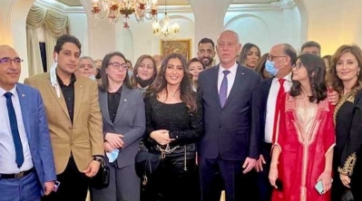 'يحيا الشعب' أغنية جديدة للطيفة تثير السخرية (فيديو)