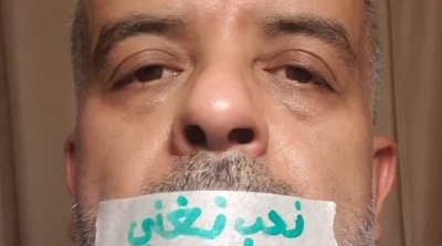 محمد الجبالي يحتج بطريقته الخاصة للمطالبة بعودة الفنانين للغناء (صور)