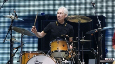 وفاة تشارلي واتس أحد نجوم فريق ''رولينغ ستونز''