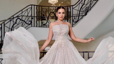 درة زروق تحصل على جائزة التميز عن دورها في ''بين السما والأرض''