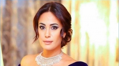 هند صبري تبكي بعد مشاهدة هذه الصورة (فيديو)