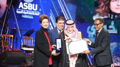 من بينهم لطفي البحري و نادين خوري : تكريم النجوم العرب في تونس