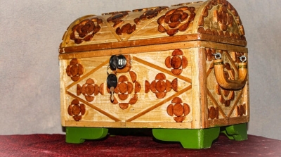 صالح الثابت الفنان الحرفي : صاحب اللمسات السحرية واليدين الخالقتين