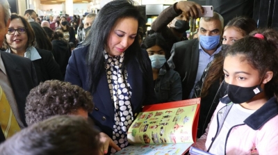أطفال قرية آس أو آس قمرت يرافقون وزيرة المرأة الى معرض الكتاب( صور)